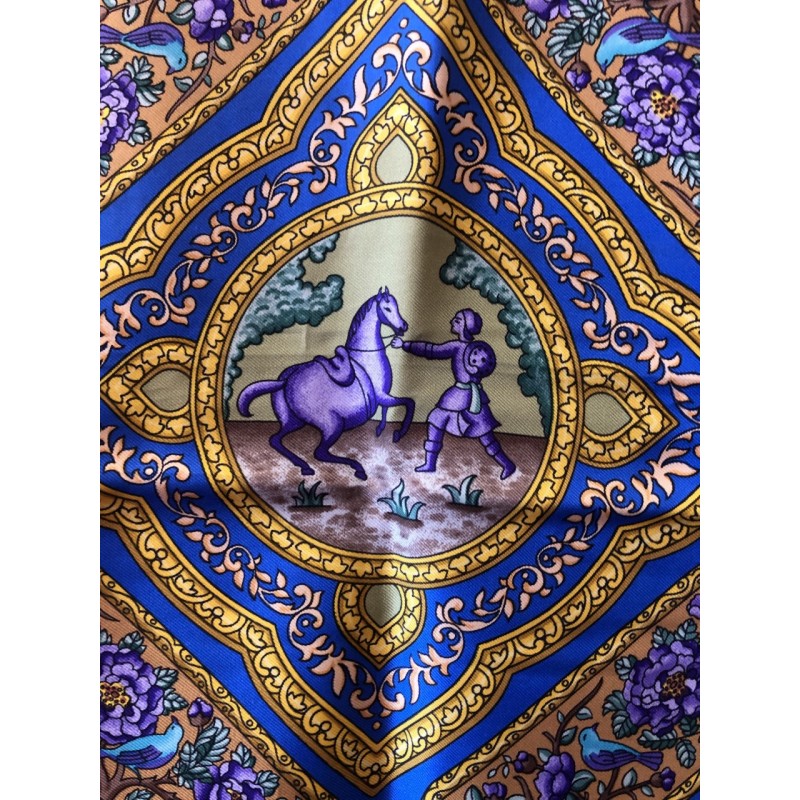 Carré / Foulard Vintage - Motif Baroque Et Dragons De La Garde, Multicouleur, état 9/10