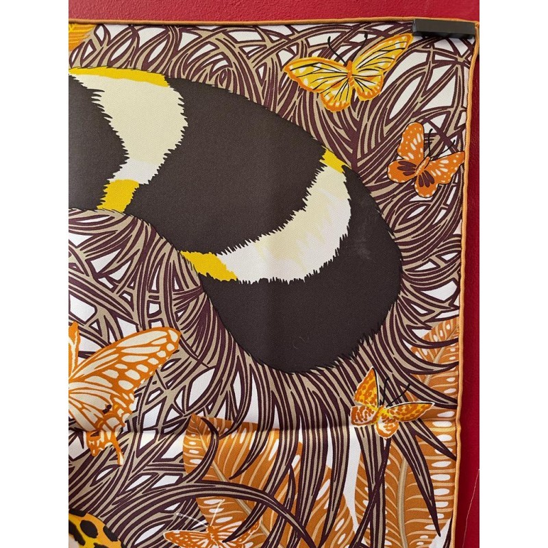 Foulard Gris Jaune Noir Motif Fourrure Animale Avec Pompons - 100x100 Cm