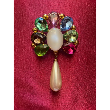 Broche Chanel Perle fantaisie cristaux de couleurs