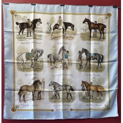 Carré foulard Hermès Les robes