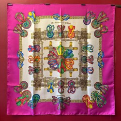Carré foulards Hermès Les...